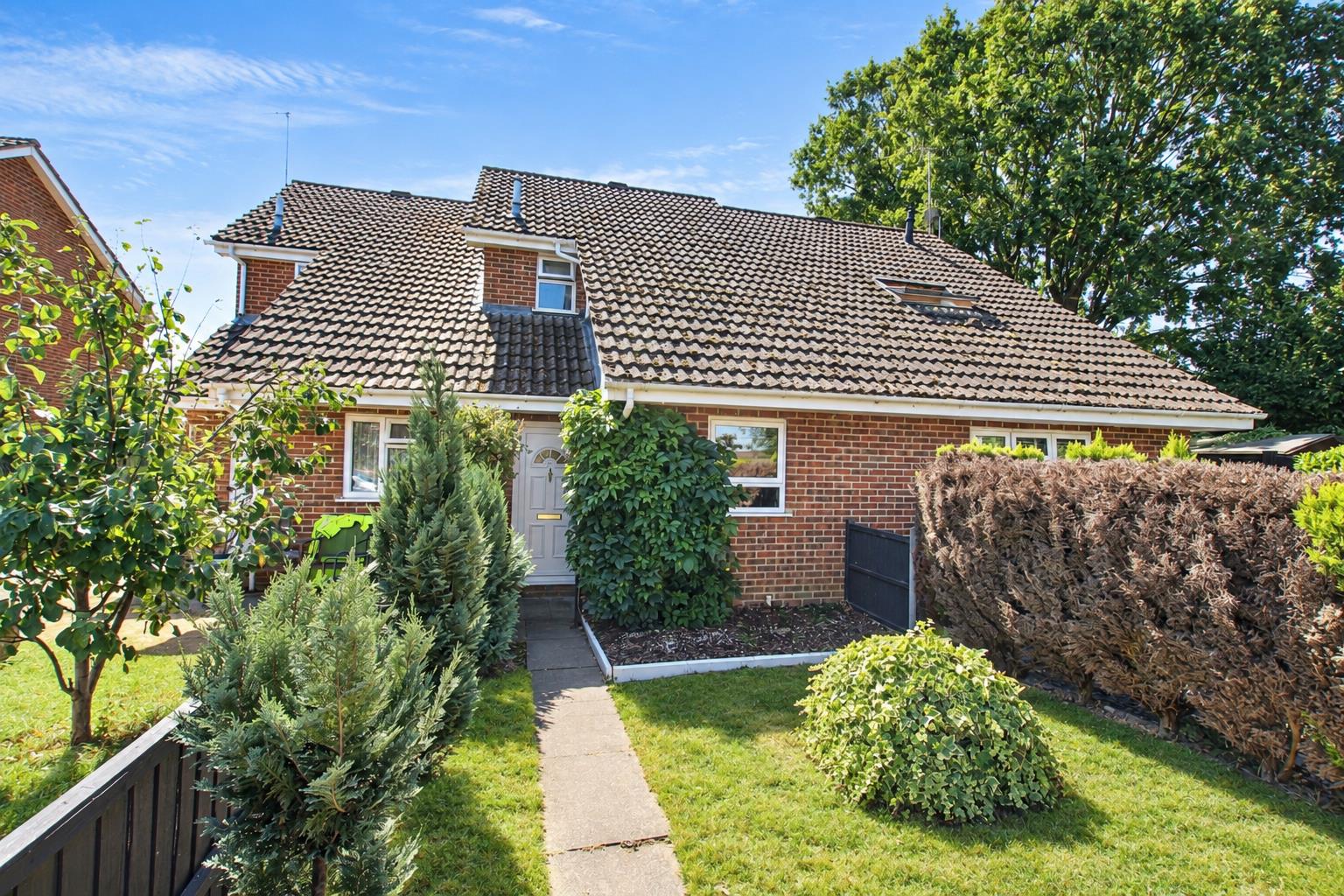 Lamorna Crescent, Tilehurst, Reading